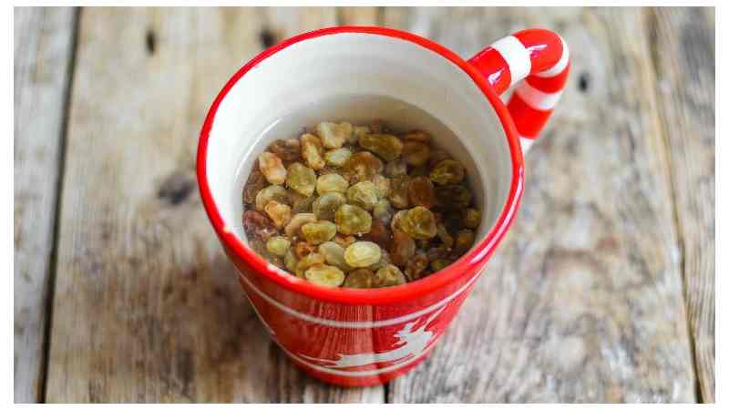 Raisins_ Nutrition and health benefits. 